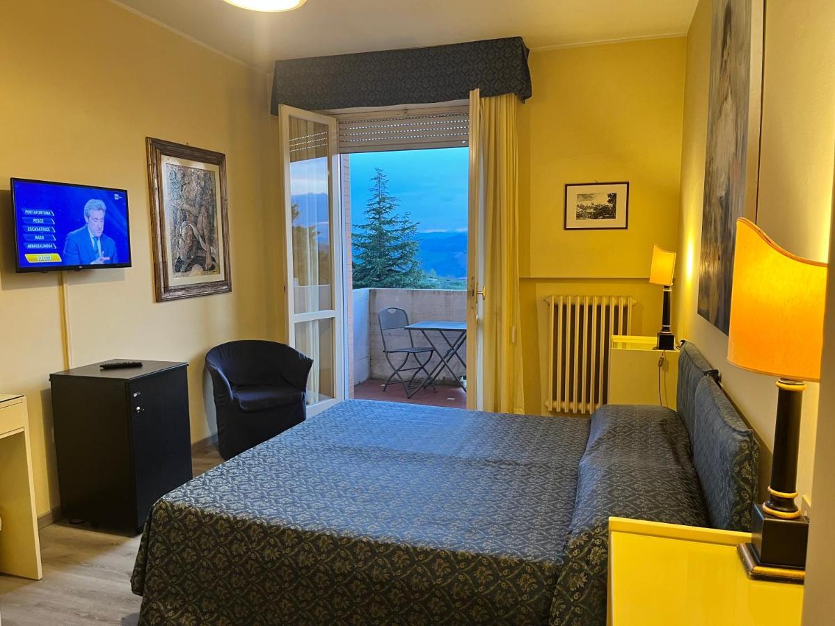 Hotel & Residence Dei Duchi Ουρμπίνο Εξωτερικό φωτογραφία