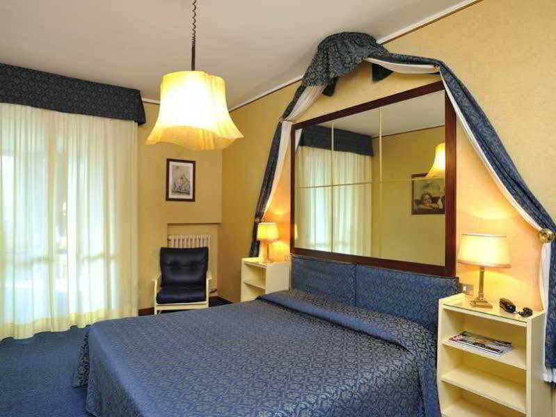 Hotel & Residence Dei Duchi Ουρμπίνο Εξωτερικό φωτογραφία
