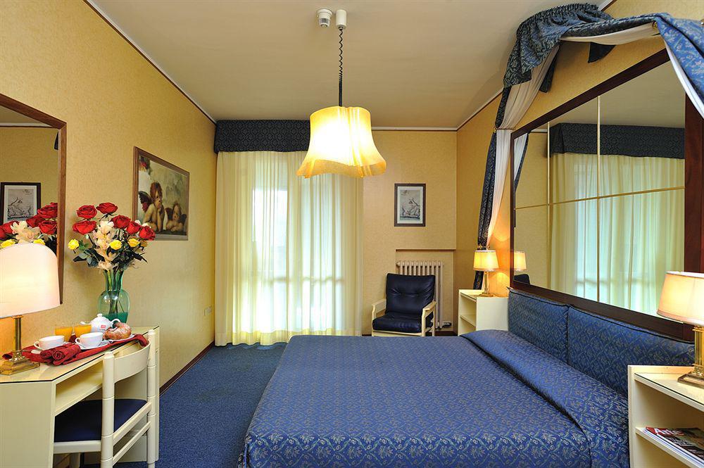 Hotel & Residence Dei Duchi Ουρμπίνο Εξωτερικό φωτογραφία